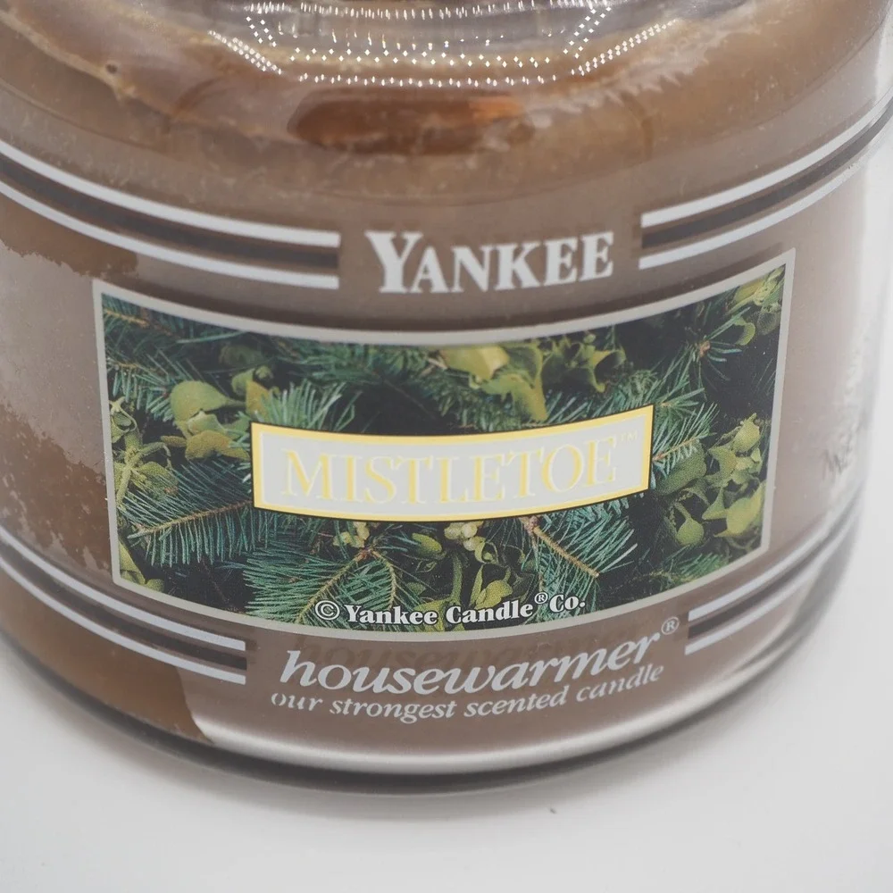 New Vintage Yankee Candle Mistletoe Housewarmer 14.5 oz‎ Black Band Rare Retired